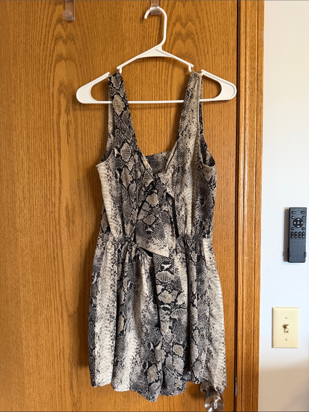 Snake Print Sleeveless Women’s Romper - Neutral Tones